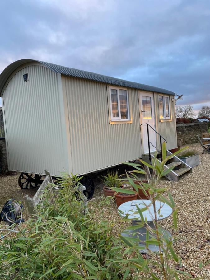 The Shepherd'S Hut Mixbury Dış mekan fotoğraf